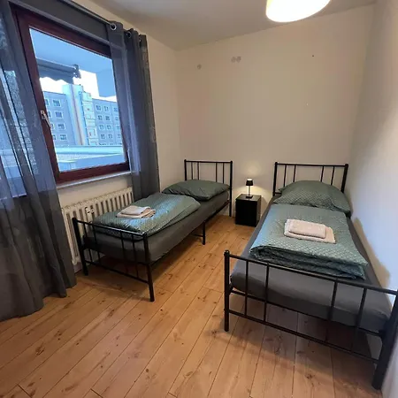 I Garage I 4 Schlafzimmer דירה